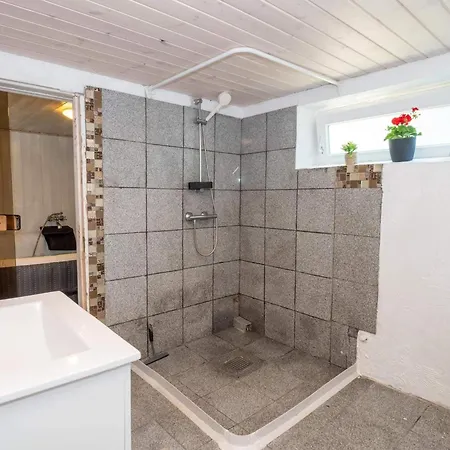 10 Person In Bovlingbjerg